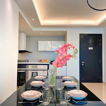 Ipoh Modern Cozy W Balcony -8Pax- 3 Free Parking By Aftertea Home Exterior photo