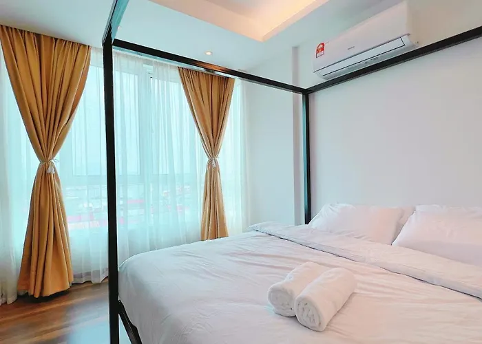Ipoh Modern Cozy W Balcony -8Pax- 3 Free Parking By Aftertea Home
