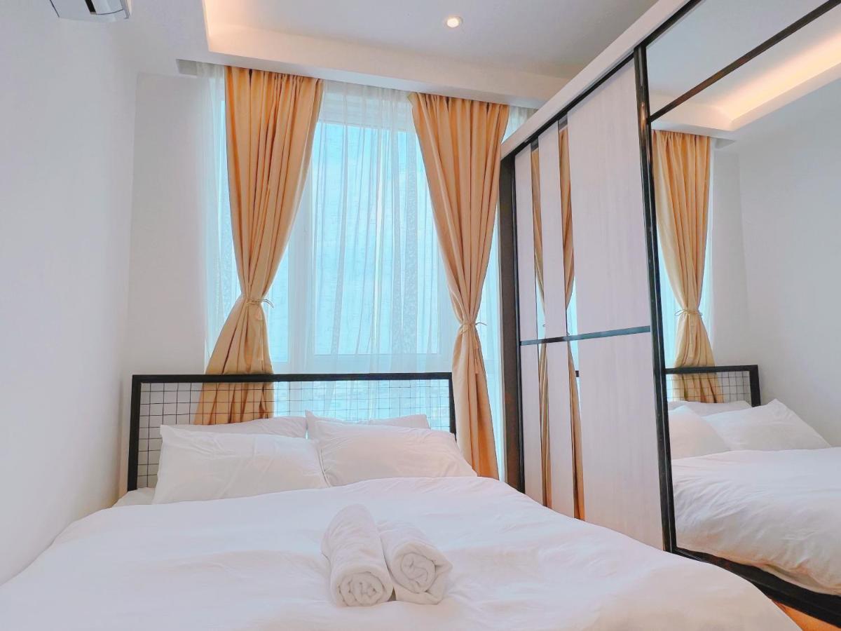 Modern Cozy W Balcony -8pax- 3 Free Parking By Aftertea Ipoh